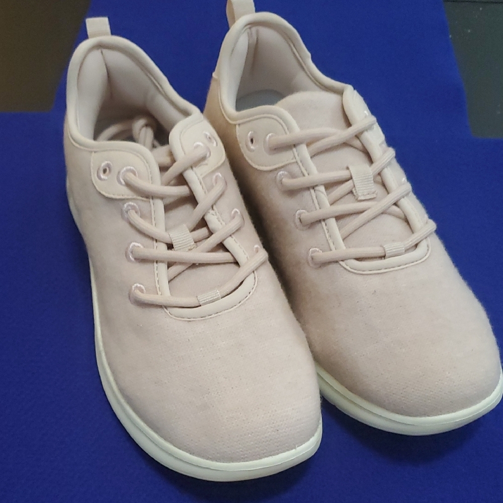 Beige Or Light Pink FLX Sneakers Ladies Size 8 NWT